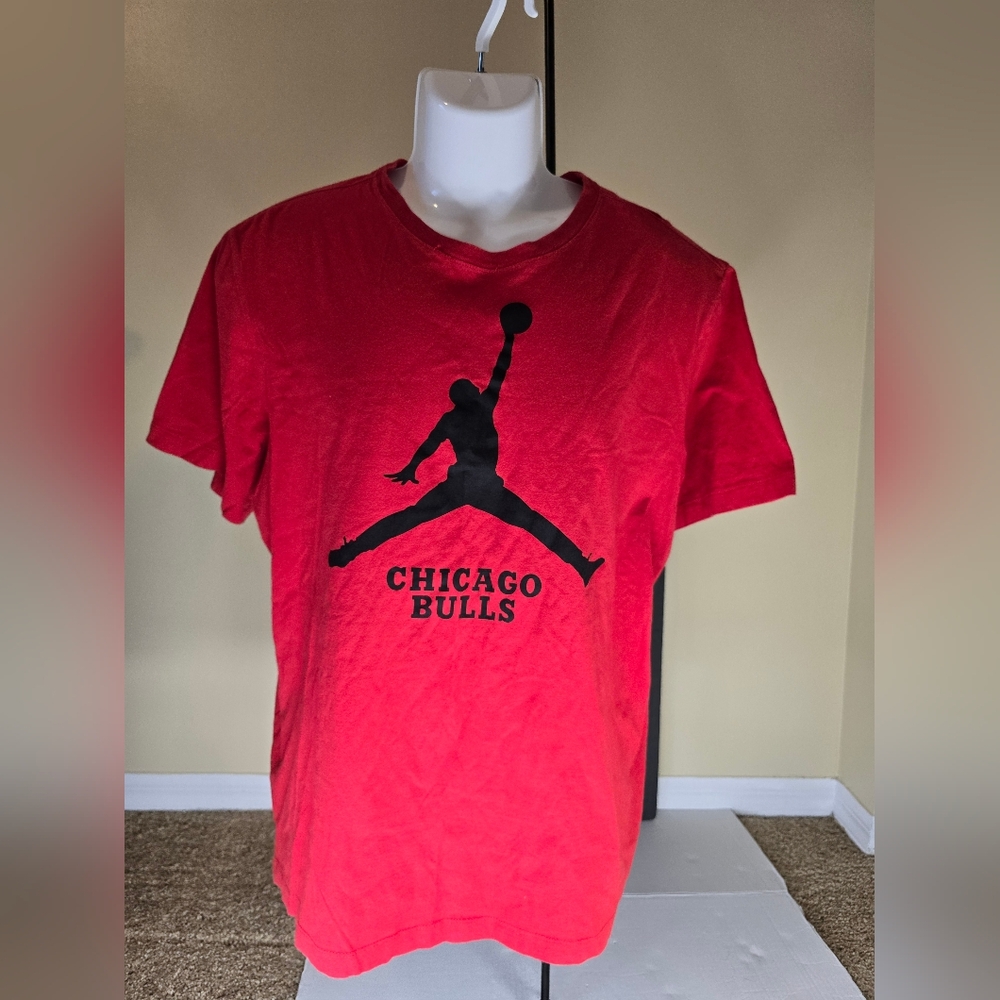 Red Nike NBA Chicago Bulls Jordan Jumpman Unisex T-Shirt – Size Large